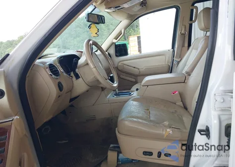 2006 Ford Explorer Eddie Bauer из США, поврежденный, VIN 1FMEU64E66UB21521